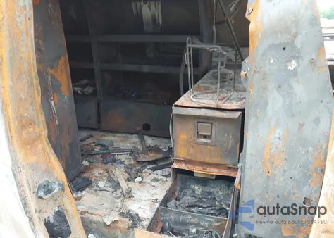 2010 Ford Econoline E150 Van from USA, damaged, VIN 1FTNE1EW7ADA69644